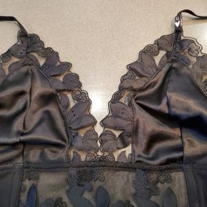 Victoria's secret black floral lace bralette XL